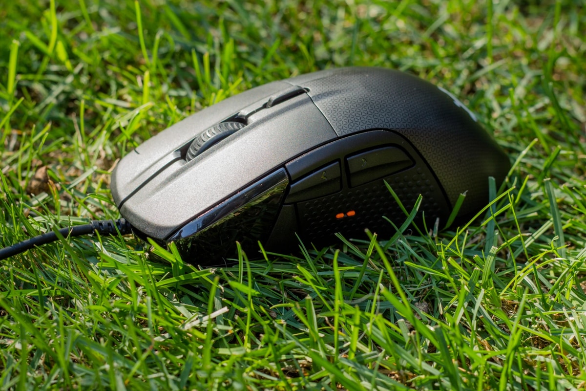 Recenzja: SteelSeries Rival 700 – Wibracje i ekran OLED
